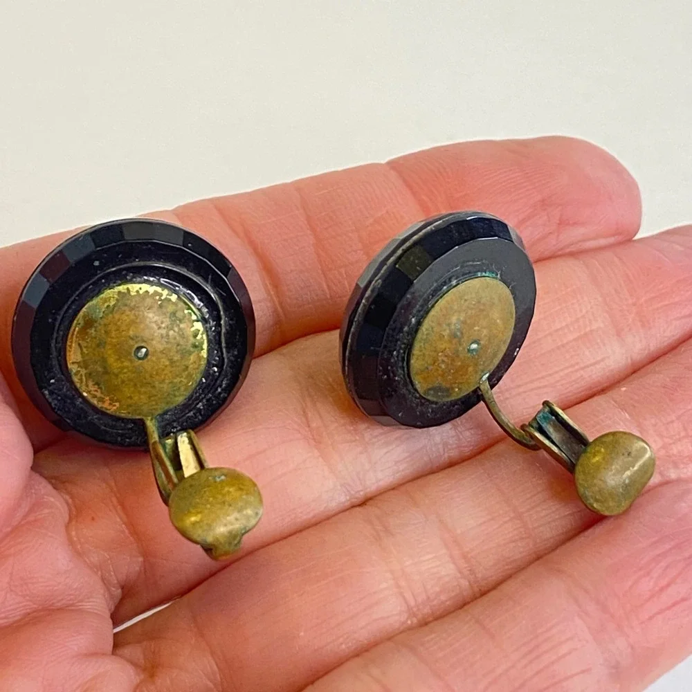 Dalsheim Vintage Black‎ Faceted Lucite Domed Clip On Earrings Brass Tone 0.8